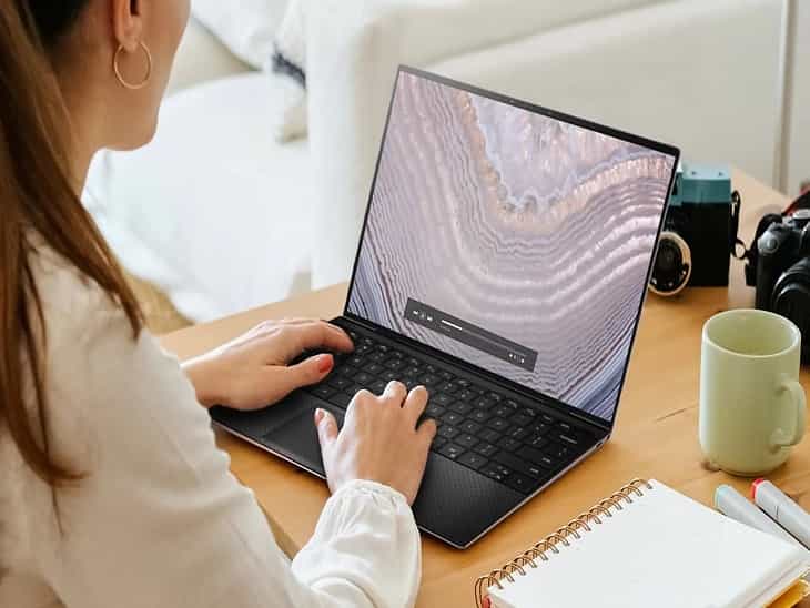 Laptop Overheating Tips: कहीं आपका लैपटॉप भी तो नहीं हो रहा जरूरत से ज्यादा गर्म? जानिए बचाव के आसान तरीके Laptop Overheating Tips: कहीं आपका लैपटॉप भी तो नहीं हो रहा जरूरत से ज्यादा गर्म? जानिए बचाव के आसान तरीके