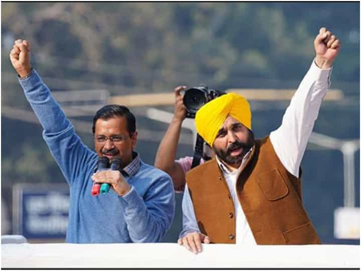 Road Show in Gujrat – CM Kejriwal पहुंचे गुजरात, CM Bhagwant Mann के साथ निकालेंगे तिरंगा यात्रा