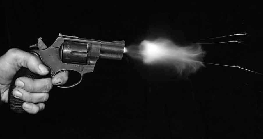 Firing in Jahangirpuri – पिता की पिटाई का बदला लेने के लिए युवक ने आंख में मारी गोली Firing in Jahangirpuri – पिता की पिटाई का बदला लेने के लिए युवक ने आंख में मारी गोली