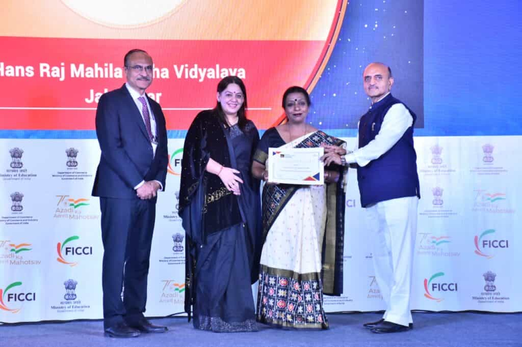 Excellence in Higher Education Award : फिक्की ने HMV को एक्सीलेंस इन हायर एजुकेशन अवार्ड से किया सम्मानित