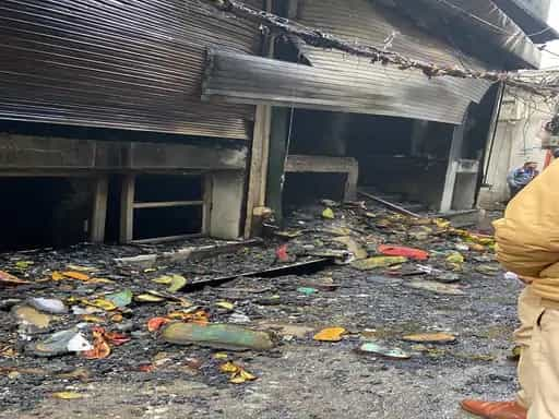 Fire in Clothes Shop : लुधियाना में कपड़ों की दुकान में लगी भीषण आग