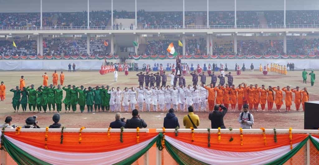 74th Republic Day : 74वें गणतंत्र दिवस के अवसर पर राज्यपाल बनवारी लाल पुरोहित ने जालंधर में लहराया राष्ट्रीय ध्वज, देखें तस्वीरें 7 74th Republic Day 10 74th Republic Day 10 74th Republic Day 10 74th Republic Day 10