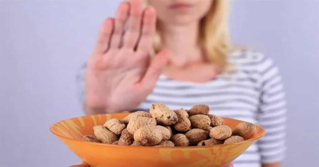 Peanut Side Effects : इन लोगों को नहीं खानी चाहिए मूंगफली, हो सकता है नुकसान