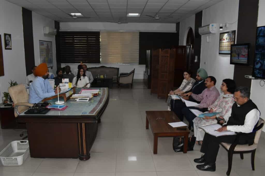 Checking Orders for Rehabilitation Centers : डिप्टी कमिश्नर ने प्राइवेट नशा छुडाओ एवं पुनर्वास केन्द्रों के मासिक निरीक्षण के निर्देश दिए Checking Orders for Rehabilitation Centers : डिप्टी कमिश्नर ने प्राइवेट नशा छुडाओ एवं पुनर्वास केन्द्रों के मासिक निरीक्षण के निर्देश दिए