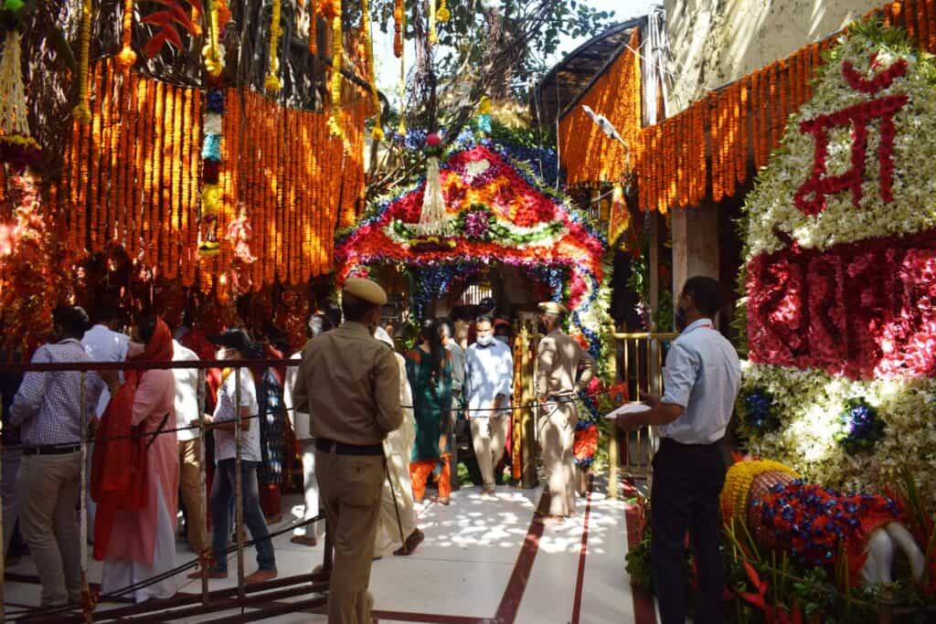 Maa Chintpurni Mela : लोगों की चिंताओं को दूर करके मनोकामनाओं को पूर्ण करती है 'माँ चिंतपूर्णी', मेले में उमड़ रहा भगतों का सैलाब