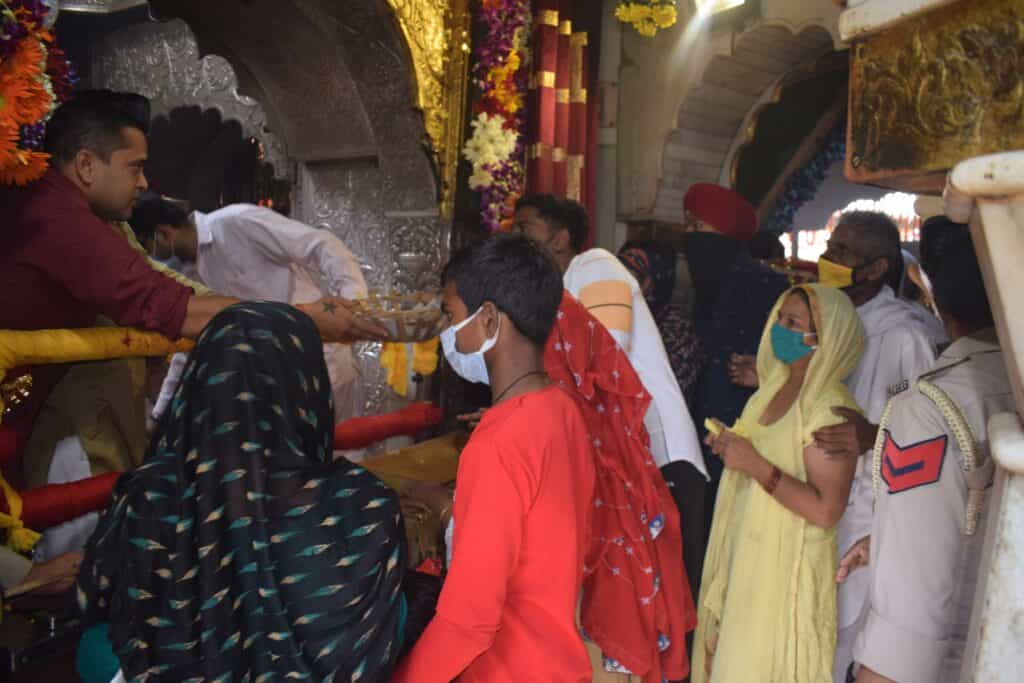 Maa Chintpurni Mela : लोगों की चिंताओं को दूर करके मनोकामनाओं को पूर्ण करती है ‘माँ चिंतपूर्णी’, मेले में उमड़ रहा भगतों का सैलाब