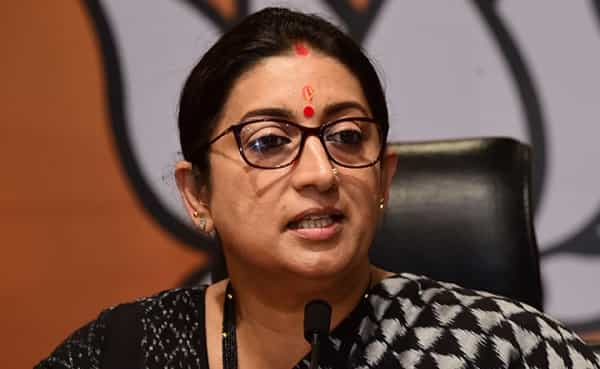 Smriti Irani Attacks on Rahul Gandhi : मोदी का अपमान करने की कोशिश में राहुल गांधी पूरे ओबीसी वर्ग का अपमान कर गएः स्मृति ईरानी