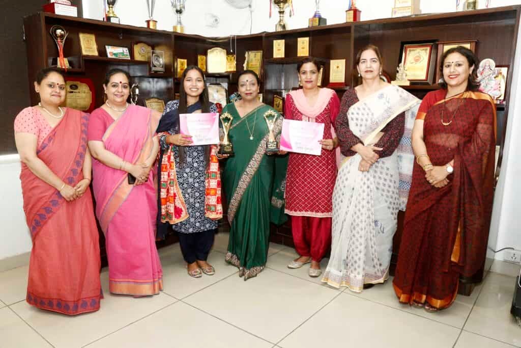 City Di Ms. And Mrs. Punjaban titles : HMV ने जीता सिटी दी मिस एवं मिसेज पंजाबन का टाईटल