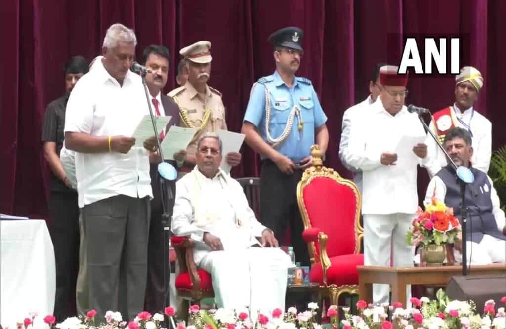 Karnataka Oath Ceremony : सिद्धारामैया का मंत्रिमंडल विस्तार, कर्नाटक में 24 नए मंत्रियों ने ली शपथ