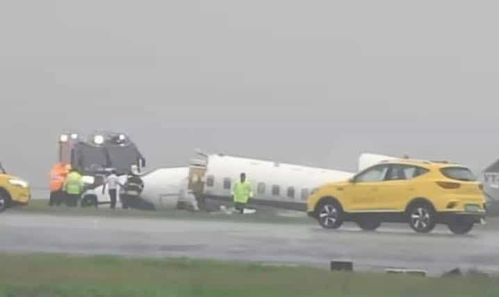 Plane Creshed on Runway