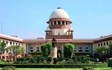 Supreme Court Orders on Freebies : चुनाव से पहले मुफ्ती रेवड़ियों पर सुप्रीम कोर्ट का चाबुक, नोटिस जारी