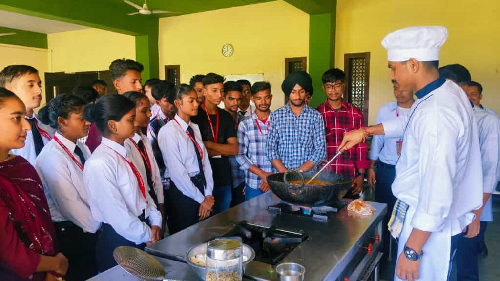 Workshop on Navratri Food and Multi Media : Innocent Hearts लोहारां द्वारा नवरात्रि भोजन व मल्टीमीडिया पर कार्यशालाओं आयोजन