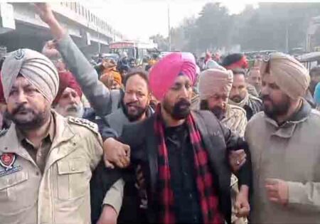 Happy Sandhu Arrested : जालंधर में धरना देने पहुंचे ट्रक यूनिअन नेता हैप्पी संधू को पुलिस ने लिया हिरासत में, जानें मामला