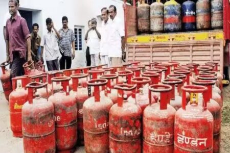 LPG Price : नए साल पर गैस सिलेंडर हुआ सस्ता, जानिए अपने शहर का रेट