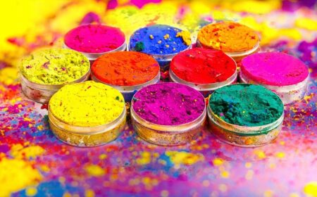 Importance Of Holi Color : होली पर रंगों का महत्व, जानिए किस रंग से होली खेलना रहेगा शुभ