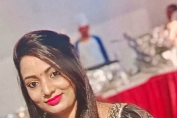 Prayagraj Suicide : बेटी के फांसी लगाने से गुस्साए मायके वालों ने ससुराल में लगा दी आग, सास-ससुर जिंदा जले Prayagraj Suicide : बेटी के फांसी लगाने से गुस्साए मायके वालों ने ससुराल में लगा दी आग, सास-ससुर जिंदा जले