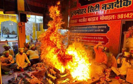 Maa Bagulamukhi Dham Hawan : भक्ति के लिए कल का इंतजार न करें: नवजीत भारद्वाज