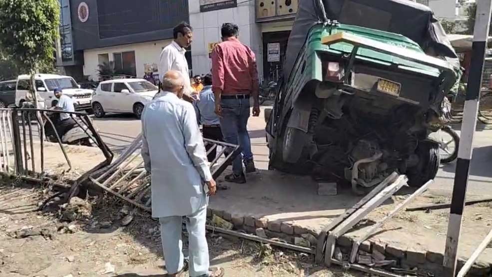 Pathankot Chowk Accident