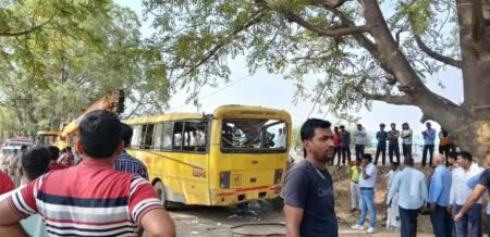 School bus accident : भयानक हादसा – स्कूल बस पलटी, 5 छात्रों की मौत