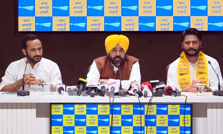 पंजाब कांग्रेस को बड़ा झटका: कांग्रेस के पूर्व विधायक हुए APP में शामिल, इस्तीफा देने के बाद बोली ये बातें 1 GOLDI GOLDI GOLDI GOLDI