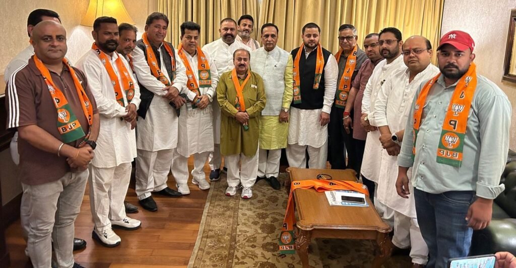 Leader joined BJP : जालंधर में मजबूत हुई भाजपा प्रवेश तांगड़ी सहित कई बड़े नेता हुए भाजपा में शामिल
