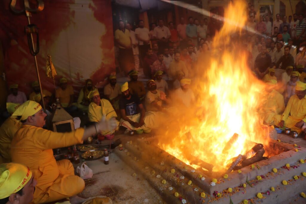 Maa Bagulamukhi Hawan Yagya : जब तक श्रद्धा नहीं हैं, तब तक सब व्यर्थ-नवजीत भारद्वाज