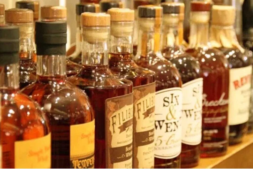 Election Season liquor seized: पुलिस ने जब्त की चुनावी शराब, इस कांग्रेसी नेता पर लगा आरोप