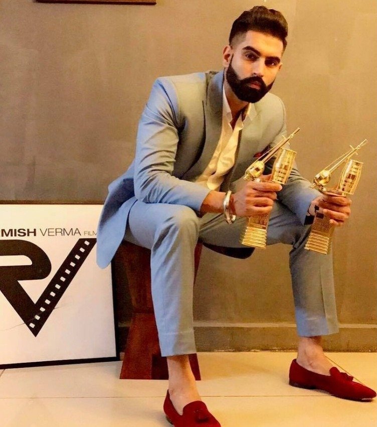 मशहूर गायक Parmish Verma भड़के अपने बाउंसर पर, जाने पूरा मामला मशहूर गायक Parmish Verma भड़के अपने बाउंसर पर, जाने पूरा मामला
