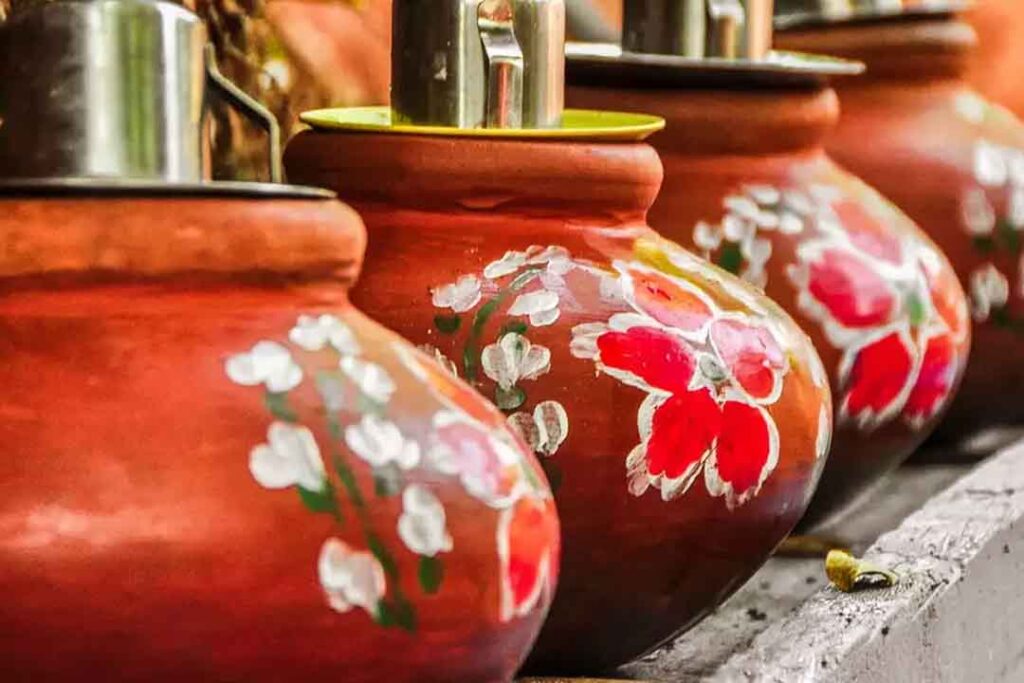 Benefits of Earthen Pot Water : गर्मियों में पिए मटके का पानी, दूर होंगी ये बीमारियां