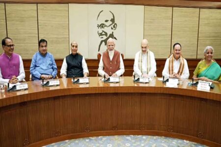 New Government Ministers : मोदी की तीसरी बार बनी सरकार में अमितशाह बने गृहमंत्री, निर्मला सीतारमण वित् मंत्री, राजनाथ सिंह रक्षा मंत्री, देखें पूरी List