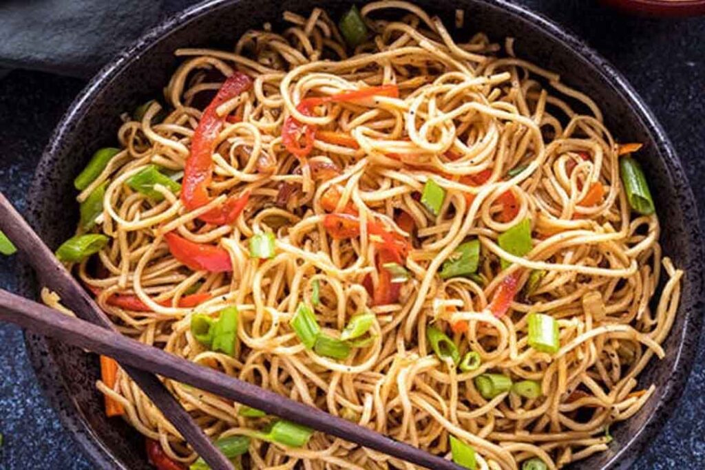 Noodles Side Effects : दो मिनट में तैयार होने वाला मसालेदार noodles को खाने से हो सकती हैं बड़ी परेशानियां