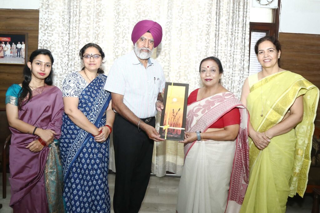 Literary Session Organized : HMV में डॉ. गुरबख्श भंडाल का साहित्यक सेशन का आयोजन