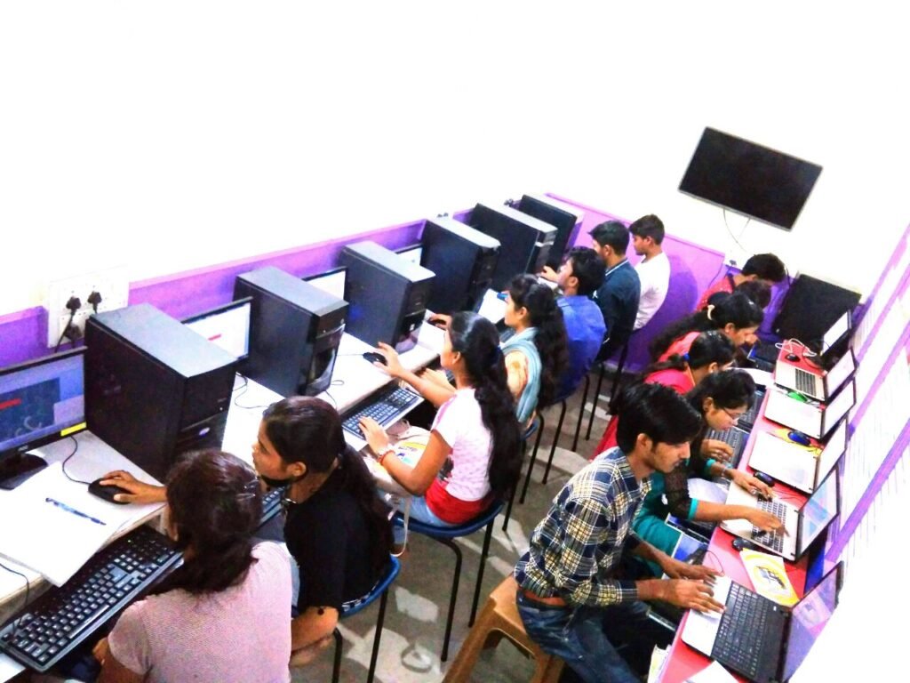 Punjabi Computer Typing Free Course : पंजाबी कंप्यूटर टाईप और शार्टहैंड के एक वर्षीय मुफ्त कोर्स में दाख़िला 23 अगस्त तक