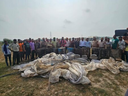 Search Operation of Excise Department : आबकारी विभाग ने सर्च अभियान में 25520 लीटर शराब, 430 बोतल अवैध शराब, 10 लोहे के ड्रम और एल्यूमीनियम के बर्तन बरामद कर किए नष्ट