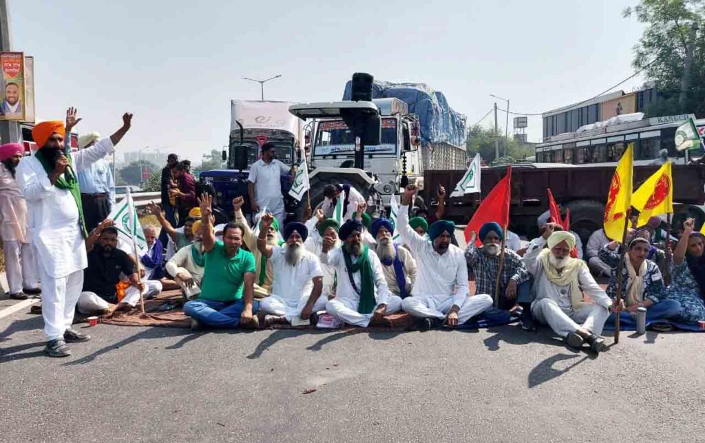 Punjab Road Jammed : किसानो ने फिर से रोड किया जाम, 3 बजे तक लोग होंगे परेशान, कल घेरेंगे डी सी दफ्तर