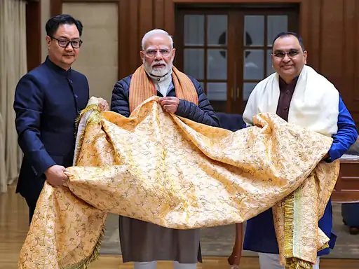 National News : अजमेर दरगाह में ख्वाजा के दर पर पीएम मोदी की चादर, मंत्री लेकर पहुंचे राजस्थान National News : अजमेर दरगाह में ख्वाजा के दर पर पीएम मोदी की चादर, मंत्री लेकर पहुंचे राजस्थान