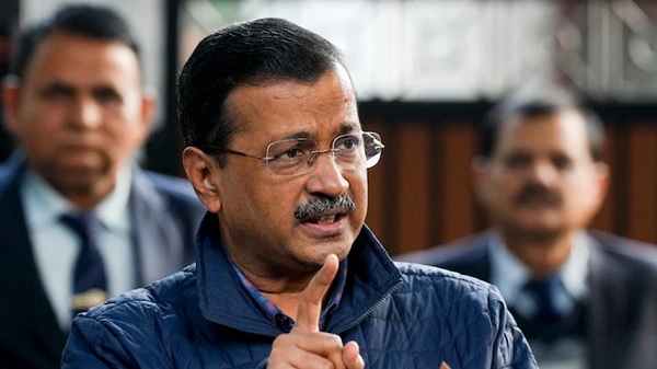 Delhi Politics : हमारे विधायकों को भाजपा दे रही 15-15 करोड के आफरः अरविंद केजरीवाल Delhi Politics : हमारे विधायकों को भाजपा दे रही 15-15 करोड के आफरः अरविंद केजरीवाल