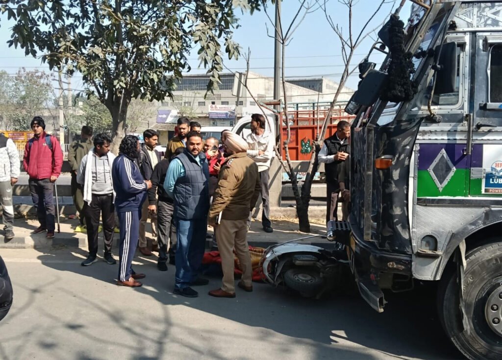 Road accident in Jalandhar : ट्रक-एक्टिवा की टक्कर में 45 वर्षीय व्यक्ति की मौत