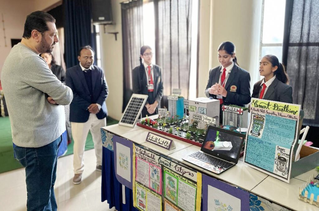 Innocent Hearts School : इनोसेंट हार्ट्स स्कूल एक भव्य विज्ञान प्रदर्शनी का आयोजन 2 inno 2 1 inno 2 1 Innocent Hearts School