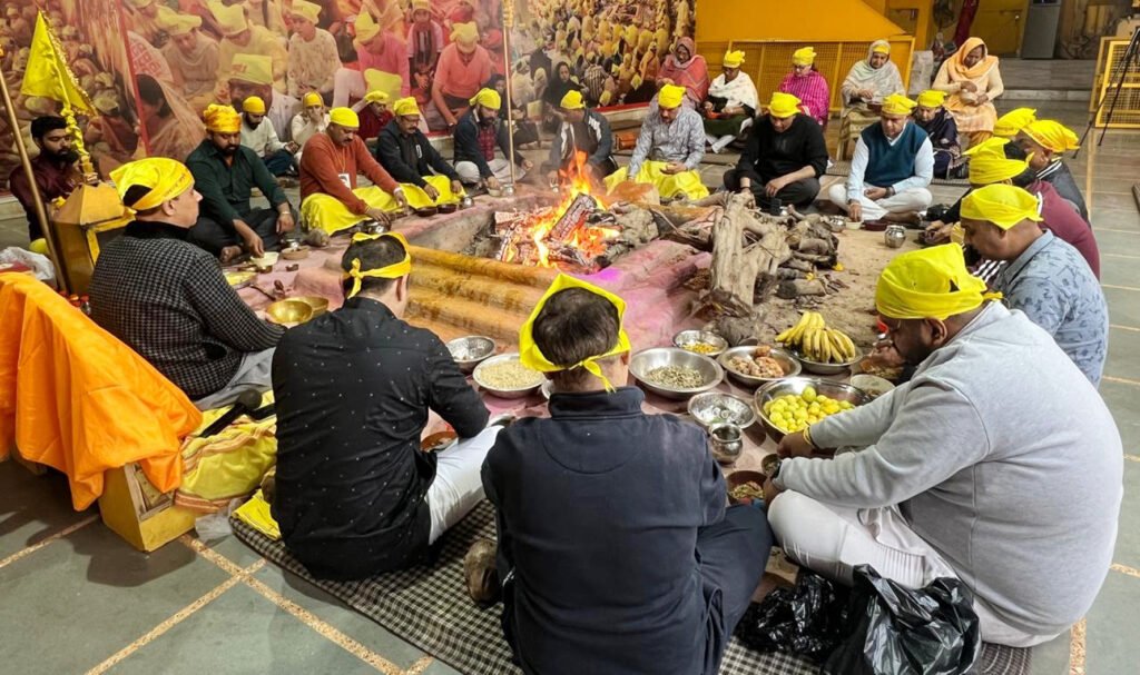 Religious News : जुड़ने की प्रवृत्ति ही भक्ति है – नवजीत भारद्वाज