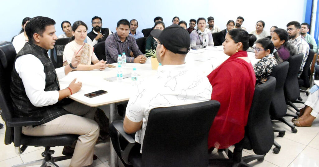 Jalandhar News : उपायुक्त ने पीसीएस परीक्षा-2025 की तैयारी के लिए शुरू की निशुल्क कोचिंग कक्षाएं