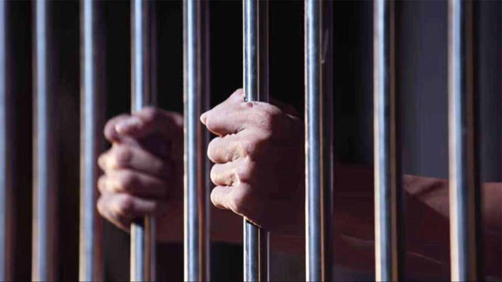 Police arrested the young man : जेल में भाई से मिलने आए युवक को पुलिस ने किया गिरफ्तार