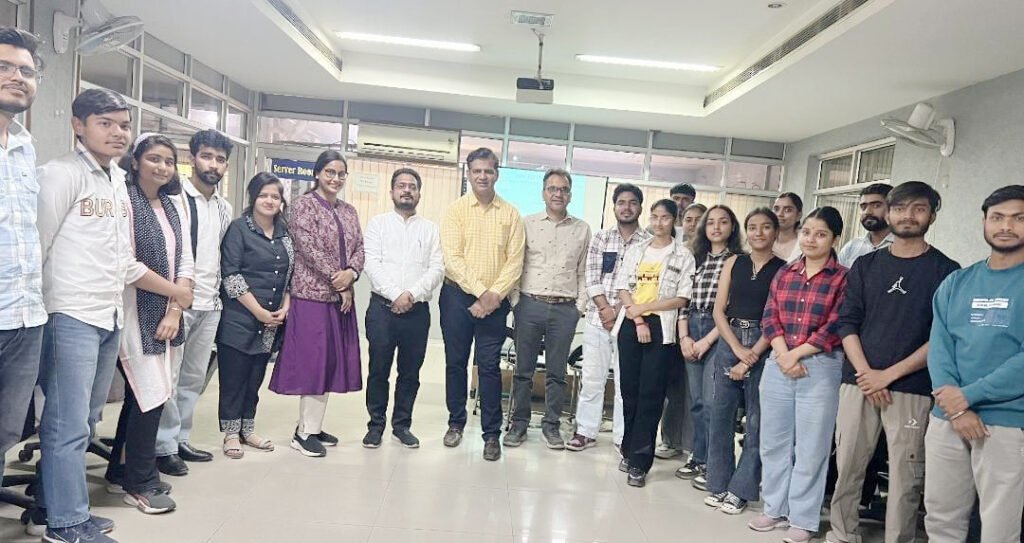 E-collage competition organized at DAV College: डीएवी कॉलेज, जालंधर में ई-कोलाज प्रतियोगिता का आयोजन