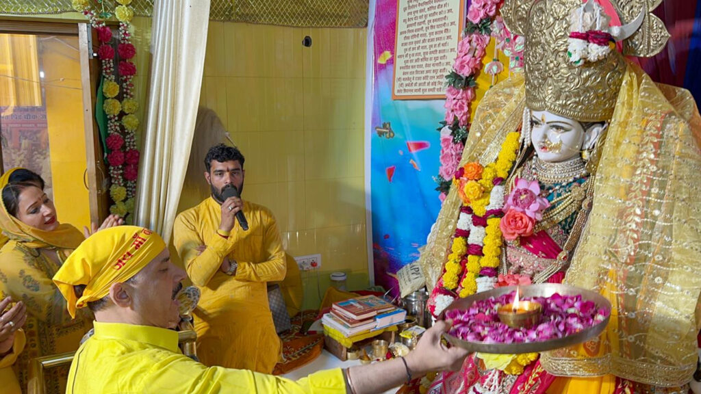 Religious News : धर्म चाहे कोई भी हो, ‘‘माँ’’ का स्थान सबसे ऊँचा है-नवजीत भारद्वाज