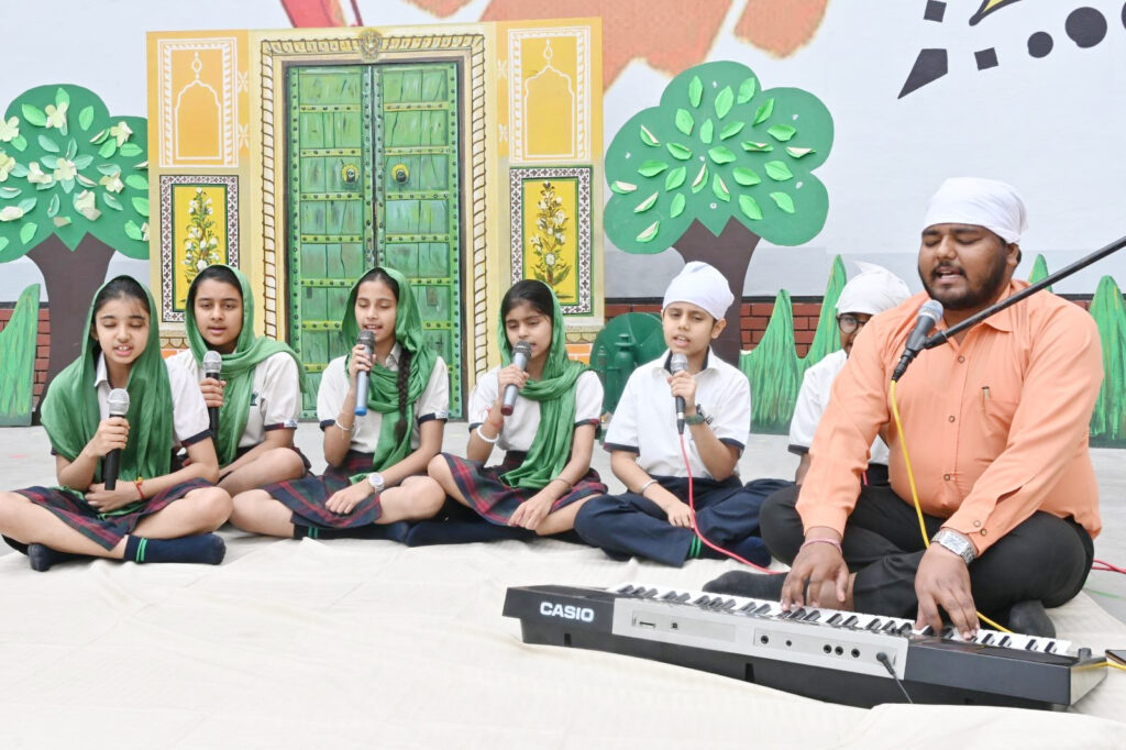 Baisakhi festival celebrated : सी.टी. स्कूलों में बैसाखी का त्योहार उत्साह के साथ मनाया