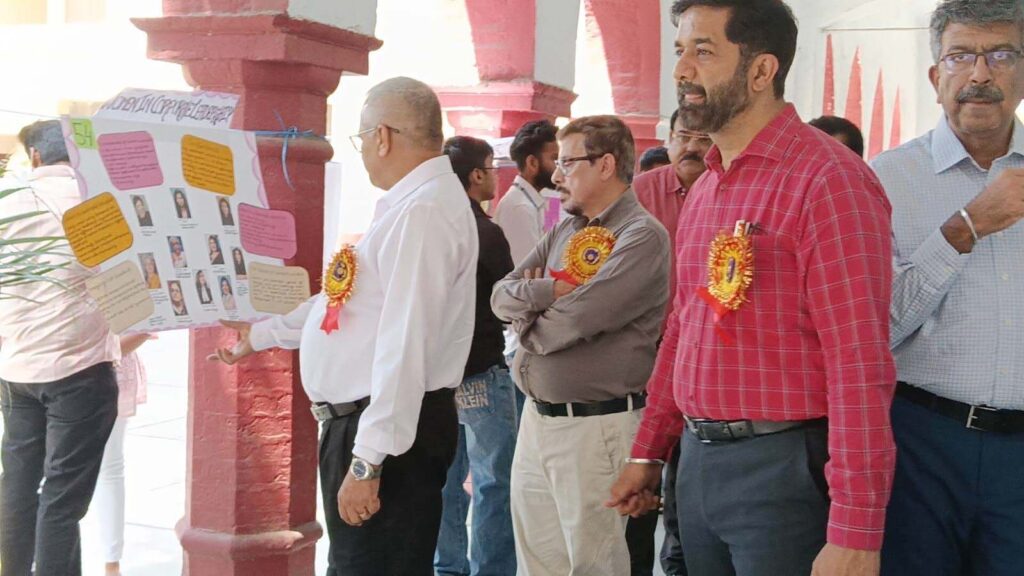 DAV College promotes innovation : डी.ए.वी. कॉलेज में ‘बिजविजन 2025’ पोस्टर प्रदर्शनी के साथ नवाचार को बढ़ावा