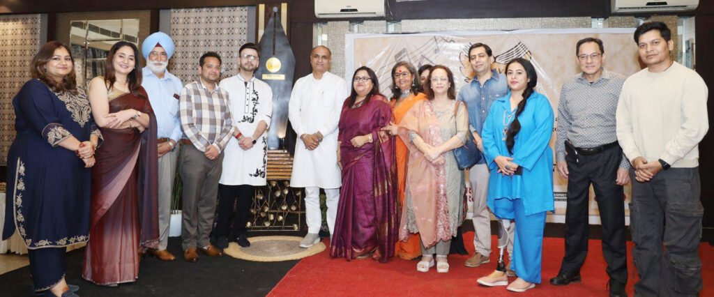 Jalandhar News : यायावर साहित्य महोत्सव... साहित्यिक विचार और सांस्कृतिक गतिविधियां करवाईं 2 3 3 3 3 Jalandhar News