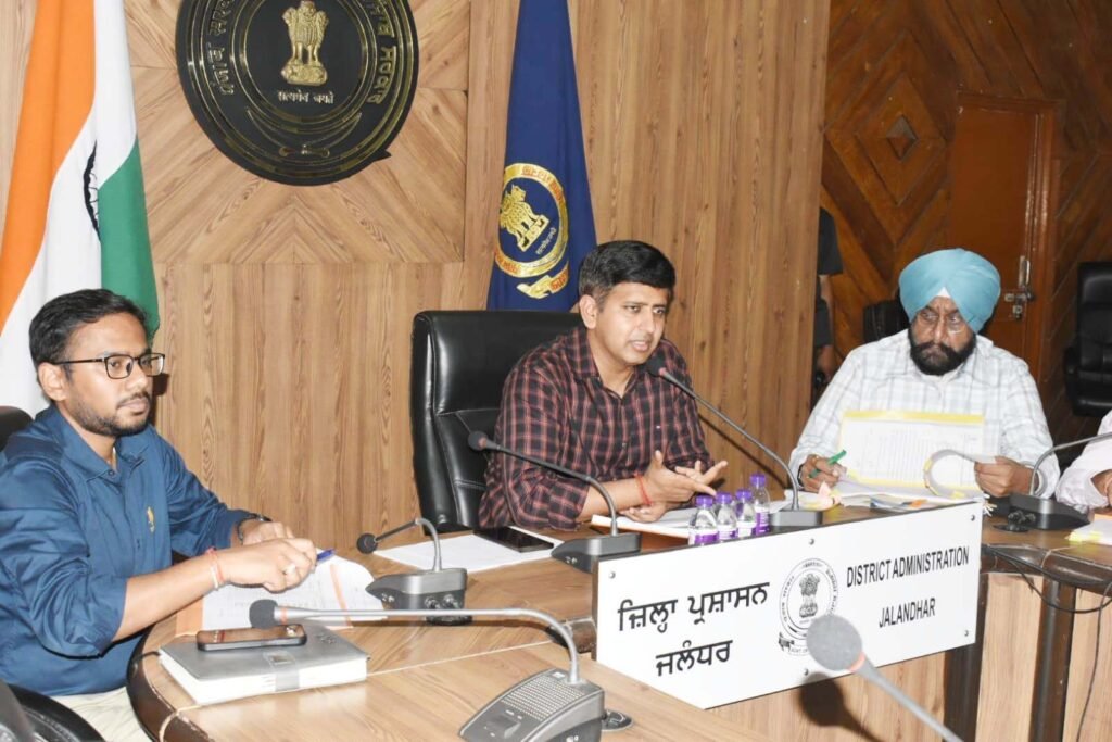 Jalandhar News : डिप्टी कमिश्नर ने पंचायती ज़मीन से अवैध कब्जे हटाने के दिए निर्देश