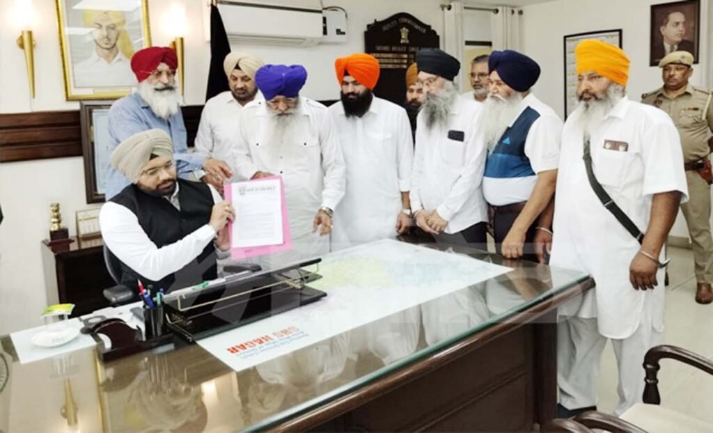 Deputy Commissioner : अकाली दल ने डिप्टी कमिश्नर को सौंपा मांग पत्र
