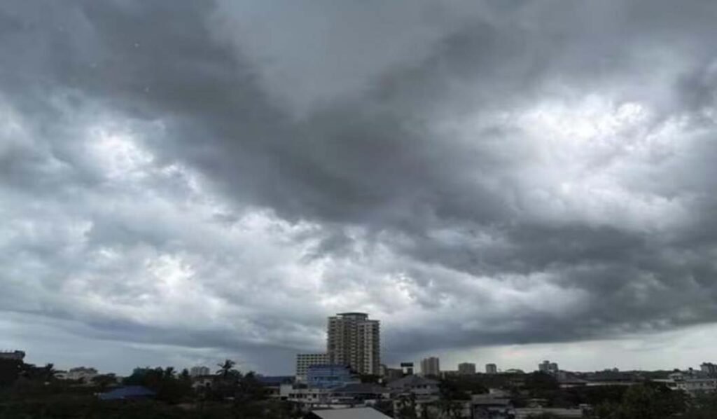 Rain Alert : पंजाब के 16 जिलों में हल्की बारिश और आंधी की संभावना, जानें मौसम का हाल